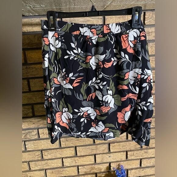Loft stretchy flap skirt floral‎ - Picture 1 of 4